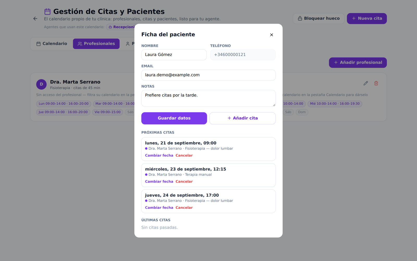 Profesionales con especialidad, horario semanal y duración de cita en el CRM de Clinicbot
